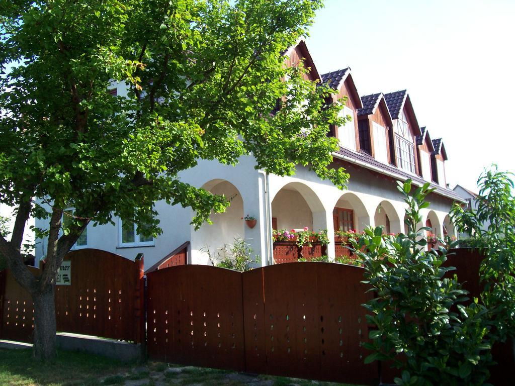 Haus Martha * Balatonudvari